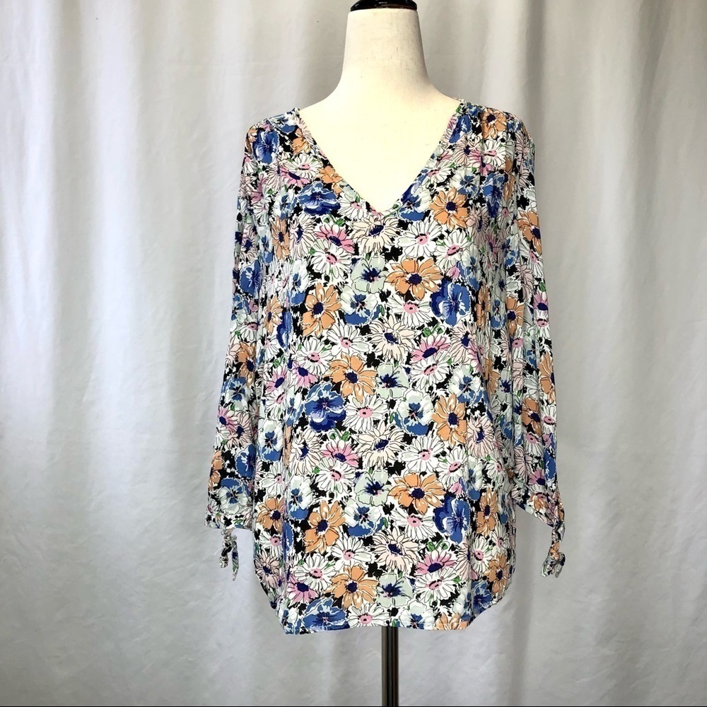 Cynthia Rowley very lightweight rayon blouse floral v-neck tie sleeves Medium